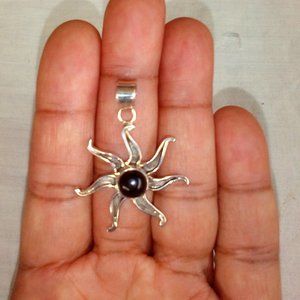 Sterling Silver Star Swirl with Black Onyx: (1 3/4")